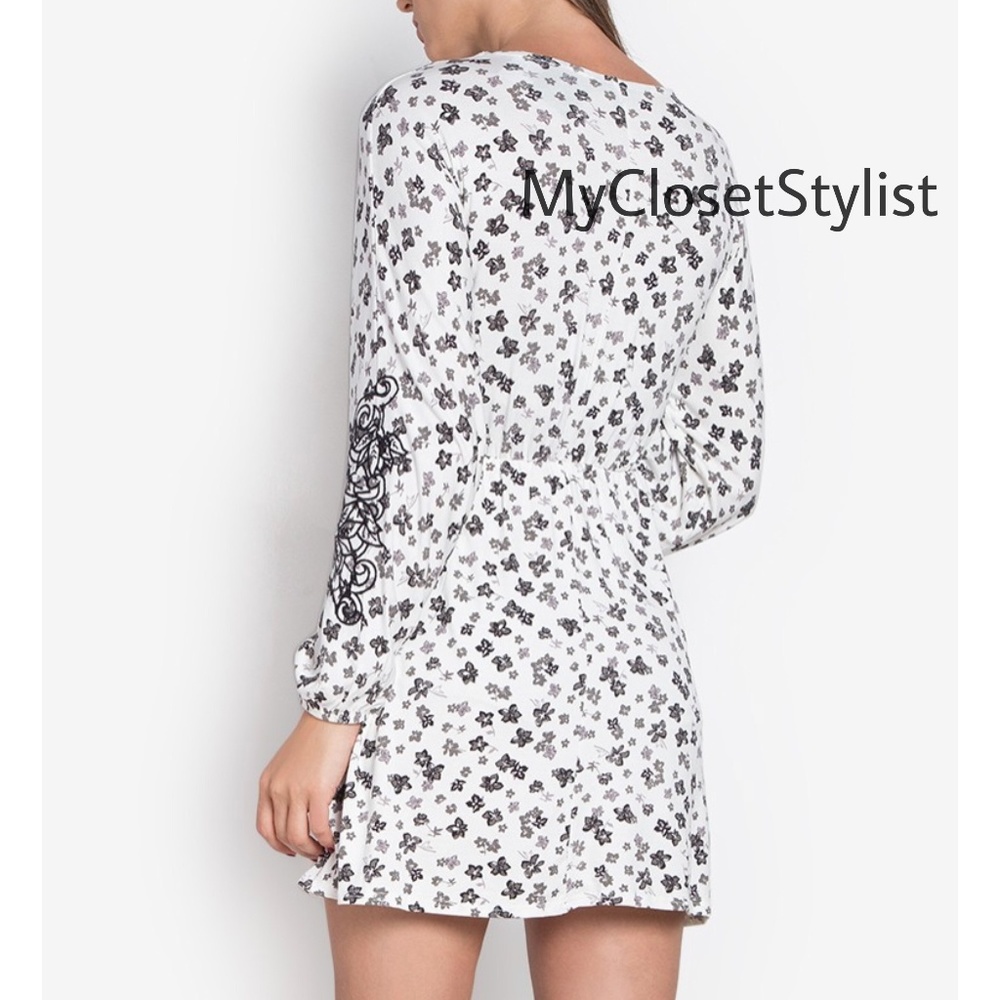 TopShop Floral Cotton Boho Dress XS NWT Smocking White black 0246 - Picture 5 of 7